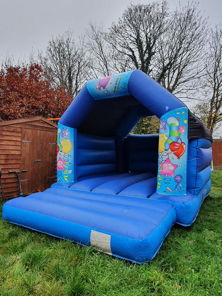 Inflatable Night-Club 03 - Bouncy Castle & Soft Play Hire in Abingdon,  Didcot, Wantage, Oxford, Witney, Bicester, Faringdon, Wallingford