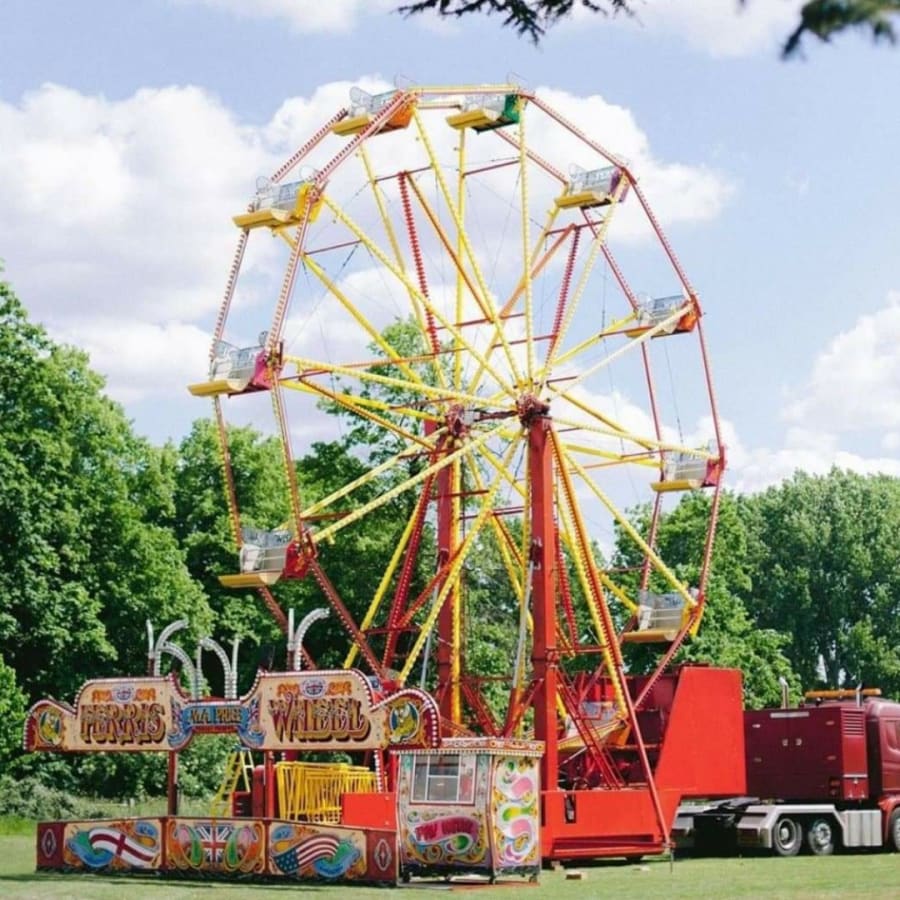 Vintage Ferris Wheel Ride Hire | Classic Funfair Rides | The Fun Firm