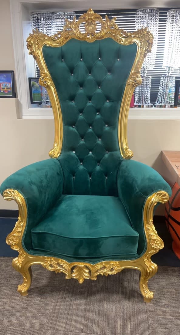 Velvet discount throne chair