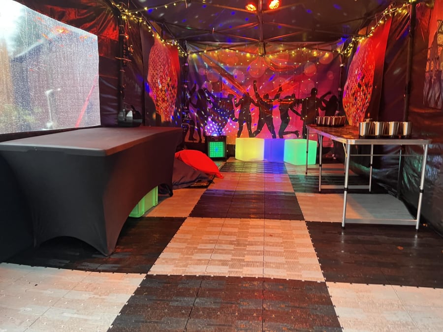 Ordelijk Overstijgen Conflict Disco Party Tent LARGE (6m x 3m) includes Overnight Hire - Party Equipment  Hire in Buckinghamshire, Berkshire, Oxfordshire, High Wycombe,  Beaconsfield, Marlow