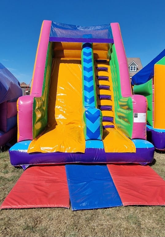 Inflatable slide store bounce house