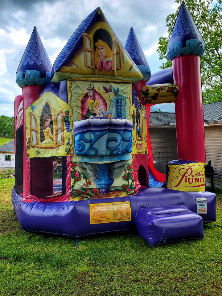 Belle bouncy hot sale castle