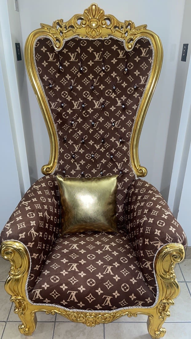 Louis Vuitton Throne Chair - Bounce House & Inflatable Hire in Brockton,  Holbrook, Boston, Bridgewater, Easton, Randolph, Avon & More