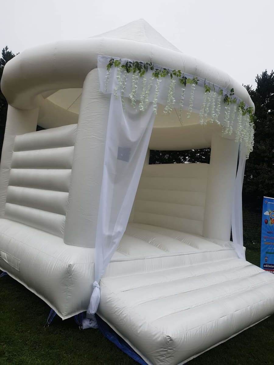 15ft x 15ft Inflatable Nightclub - Bouncy Castle, Inflatable and Soft Play  Hire in Middlesbrough, Stockton, Hartlepool, Darlington, Teesside and North  East England