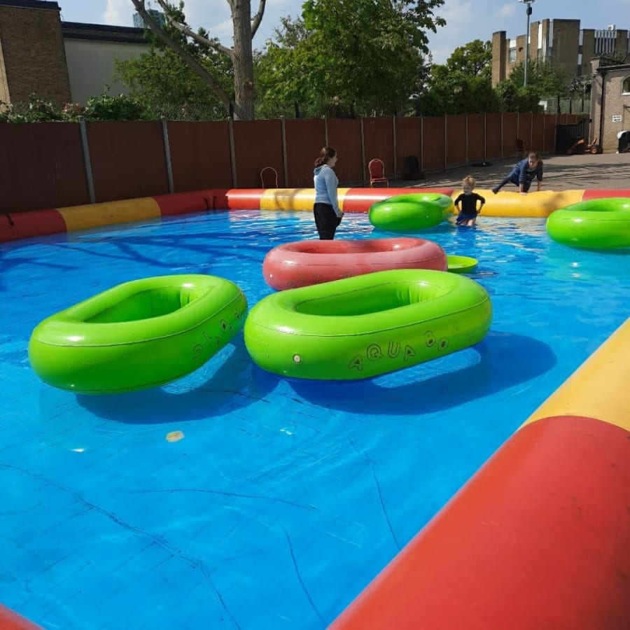 Inflatable deals big pool