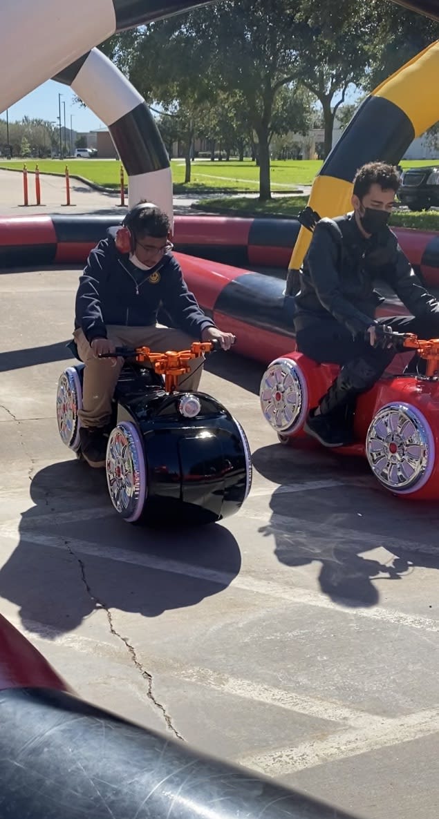 Mario Kart Racetrack w/ Karts (ages 4-9) - Inflatable Racetrack Rentals in  Houston