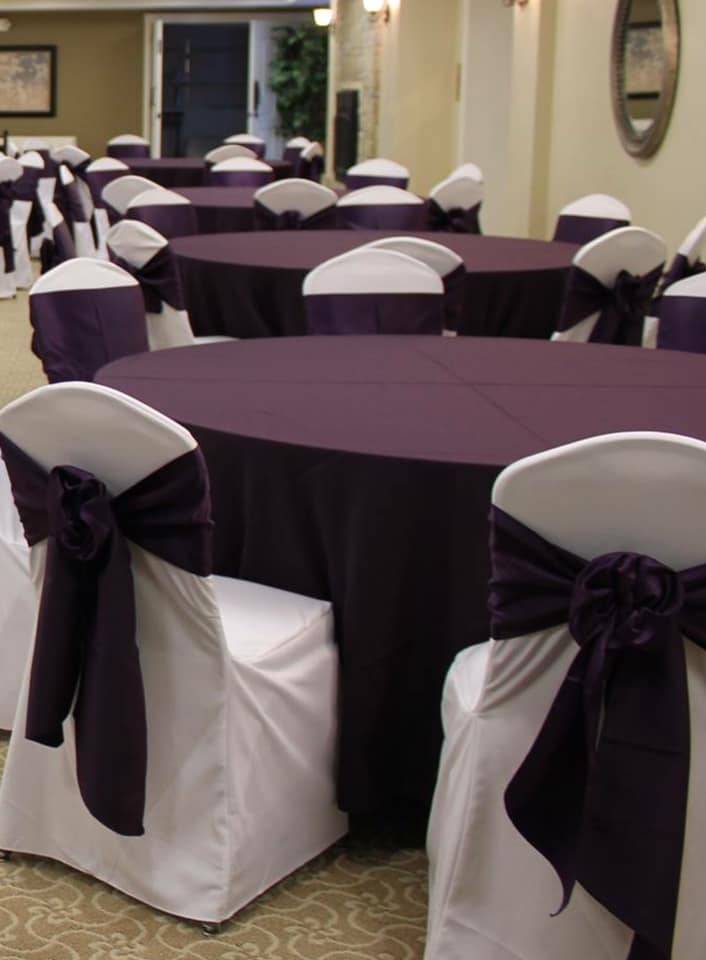 5 Round Tables 25 Chairs W Linen Table Chair Rentals In Detroit Surrounding Areas