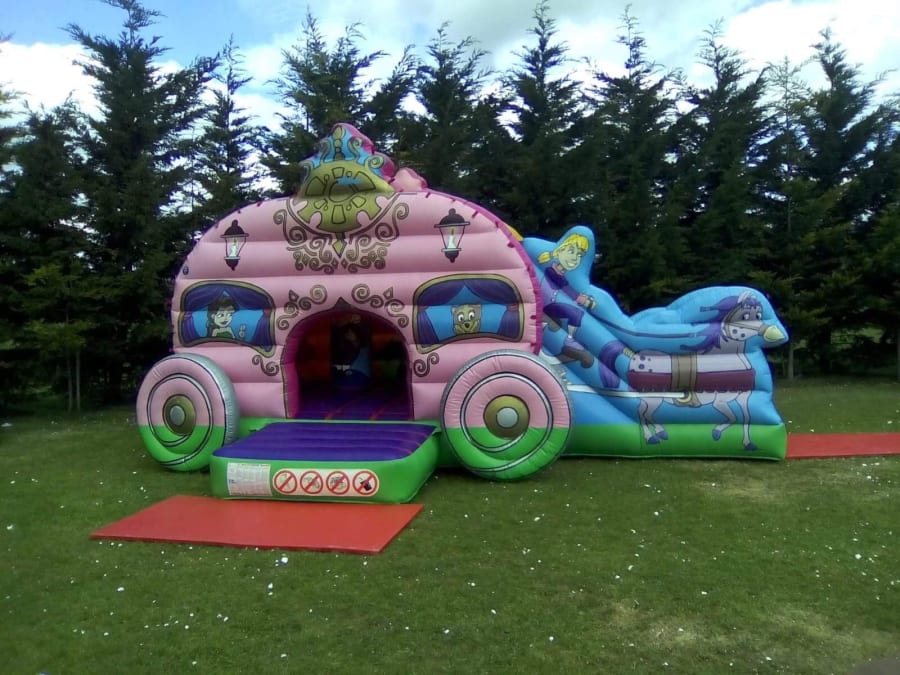 princess carriage jumping castle