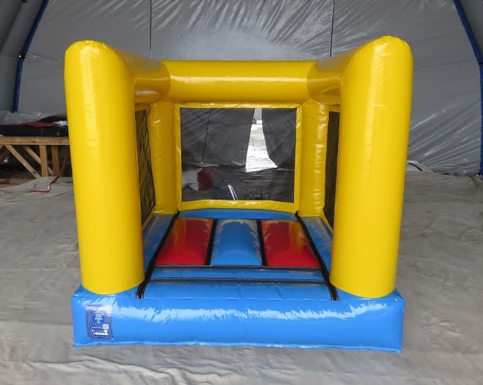 Small bouncy store castle