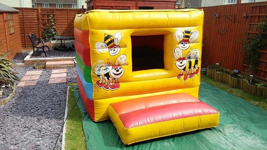 Toddler S Busy Bee S Bouncy Castle Bouncy Castle Hire In Norwich