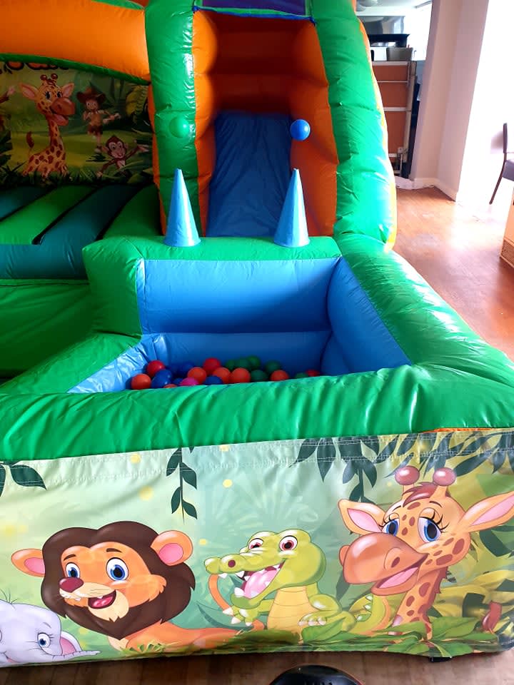 Infant best sale bouncy castle