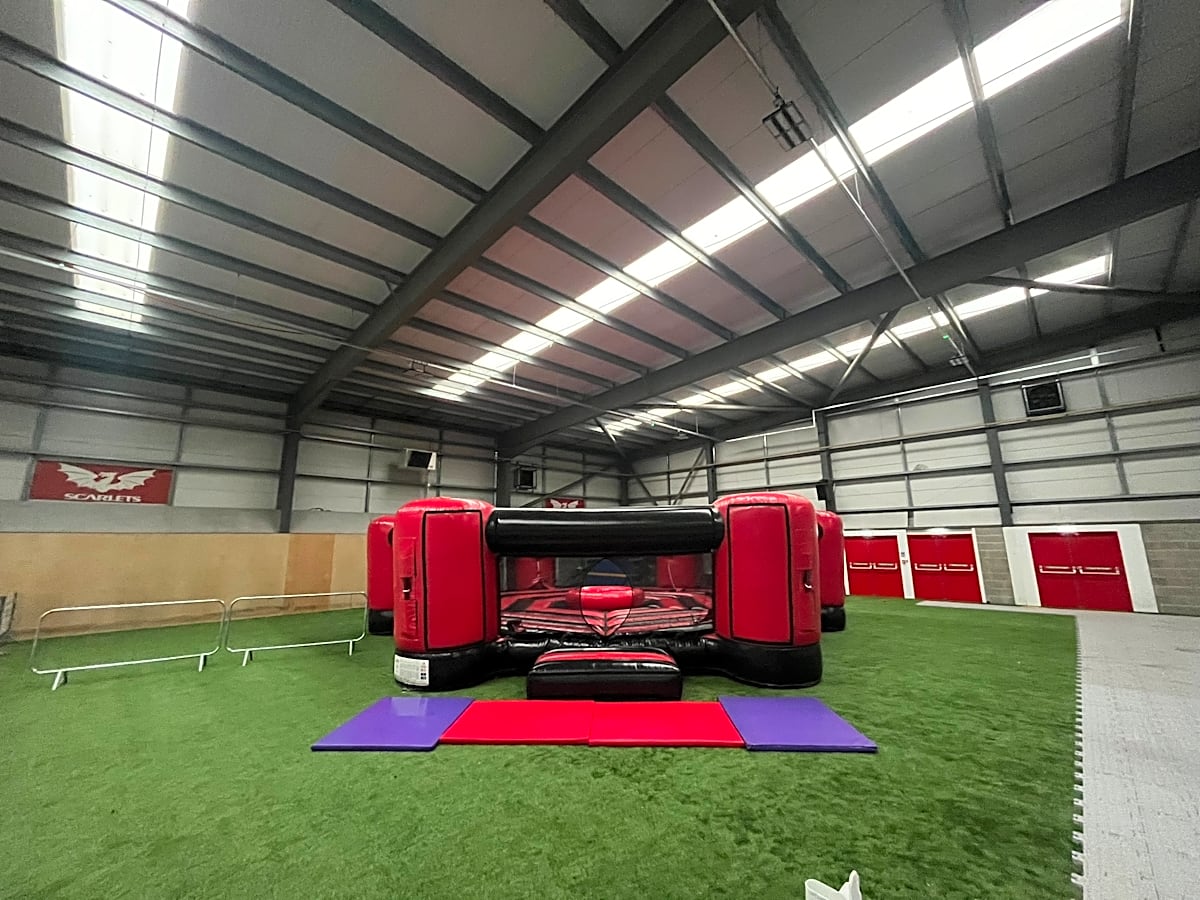 Dash N Grab Inflatable Hire (6-player)
