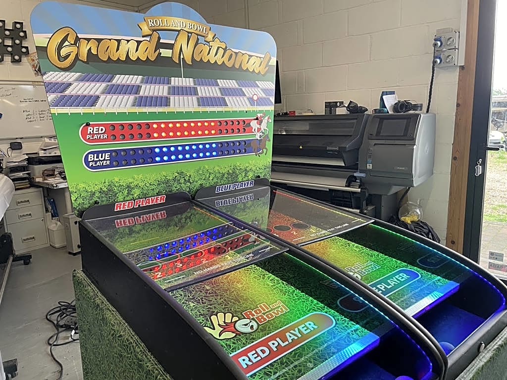 Roll And Bowl Lite - Grand National Theme (2 Player)