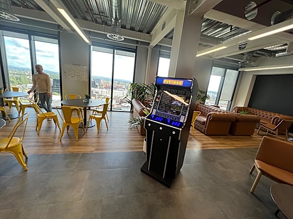 Pacman Arcade Machine Hire – photo 2