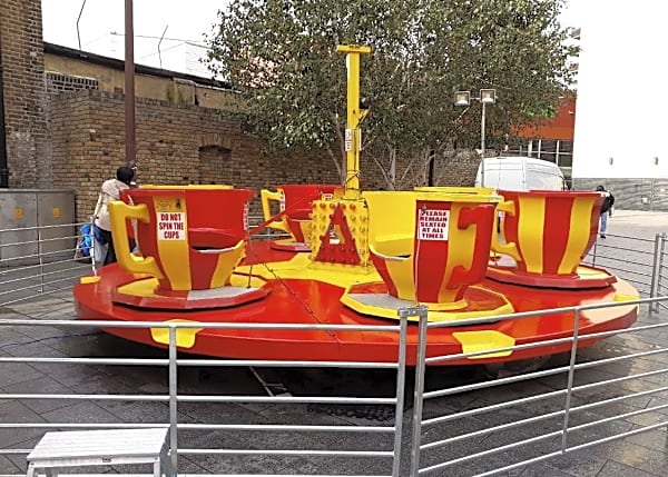 Teacup & saucer fairground ride hire