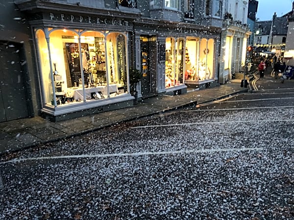 Snow Machine Effect Hire – photo 5