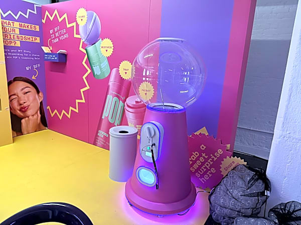 Gashapon Machine Hire – photo 2