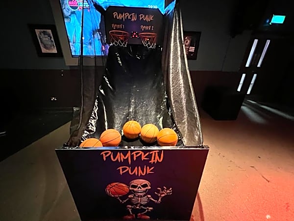 Pumpkin Dunk Themed Basketball Game Hire – photo 5