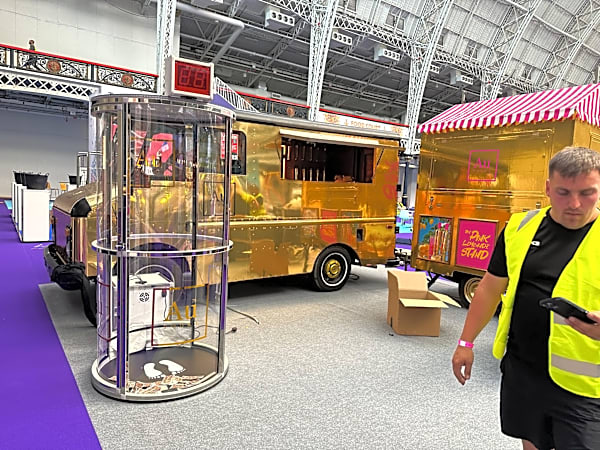 Cash Grabber Hire – photo 3