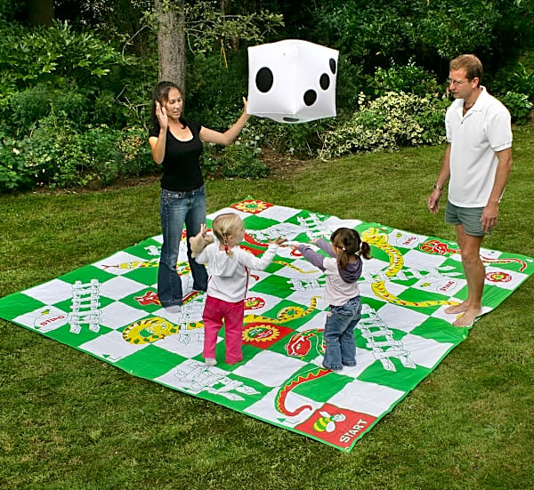 Giant Snakes & Ladders