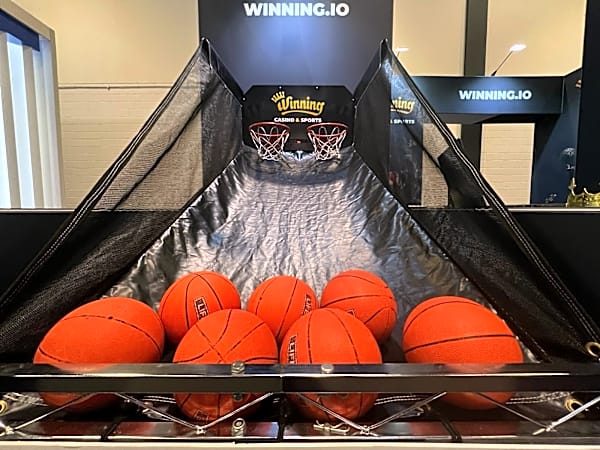 Bespoke Branded Arcade Basketball Hire - 2 Player – photo 2