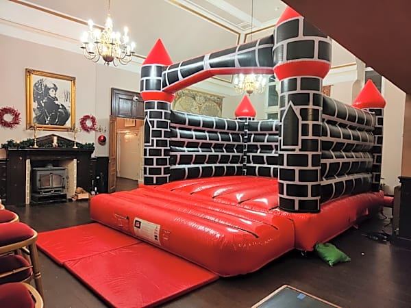 Camelot Adult Bouncy Castle – photo 7