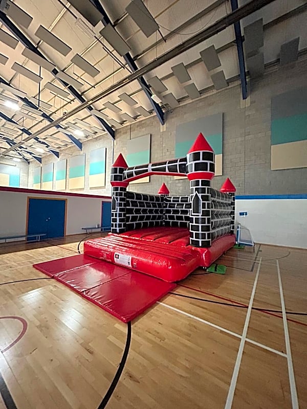 Camelot Adult Bouncy Castle – photo 4