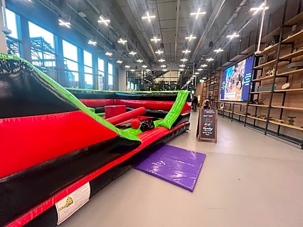 Gladiators Duel Inflatable Hire – photo 4
