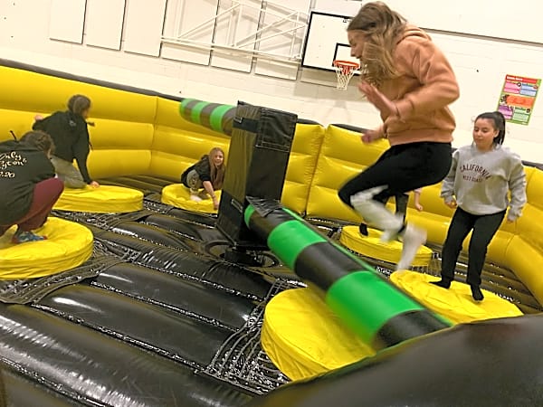 Wipeout Challenge Inflatable Hire – photo 5