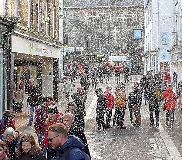 Snow Machine Effect Hire – photo 4