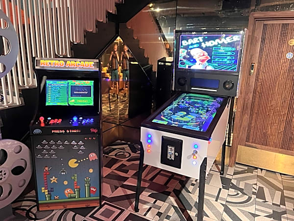 Virtual Pinball Machine Hire – photo 7