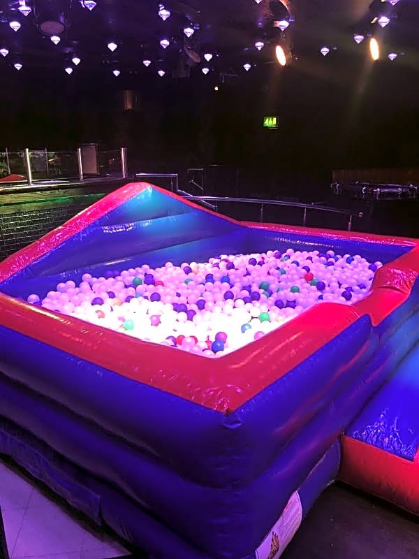 Adult Ball Pit – photo 2