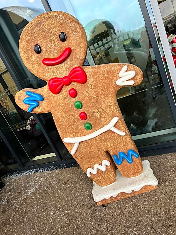 Gingerbread Papa Prop