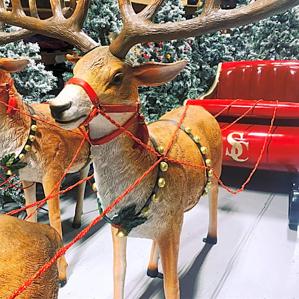 Santa's Sleigh & Reindeer Prop – photo 2