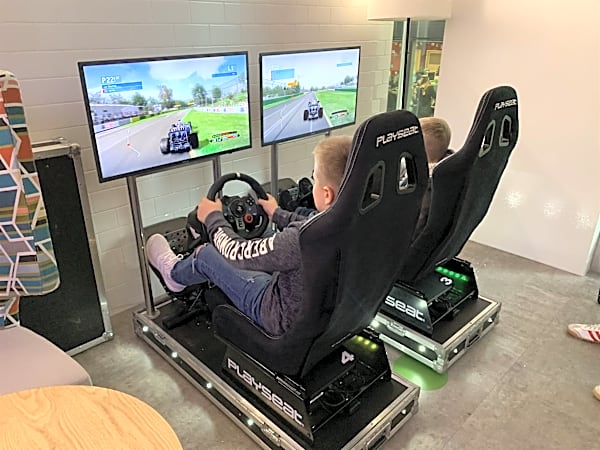 F1 Racing Simulator Hire - 2 Player – photo 4