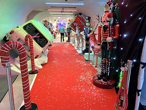 Christmas Prop Hire – photo 2