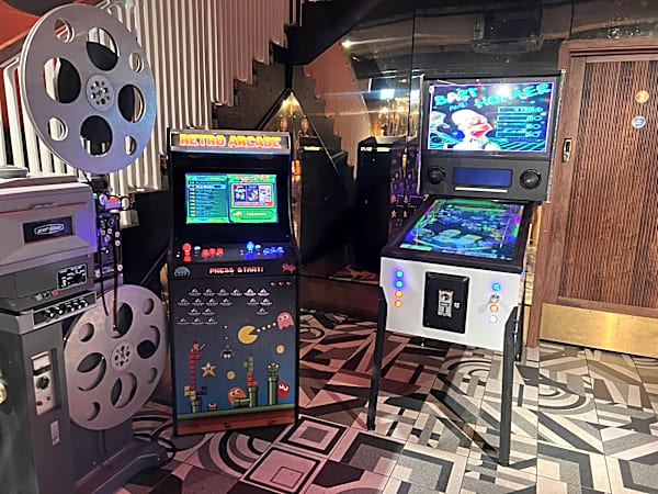 Virtual Pinball Machine Hire – photo 4