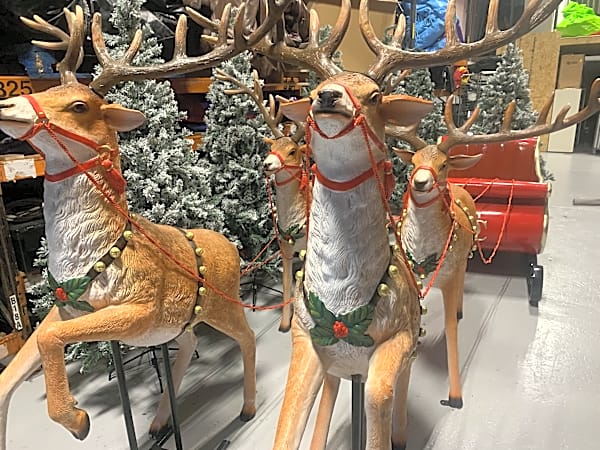Santa's Sleigh & Reindeer Prop – photo 5
