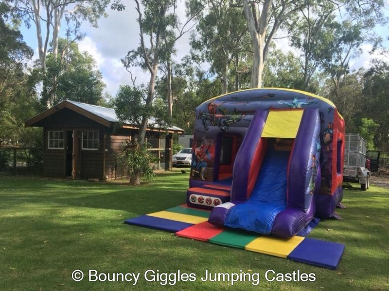 kids bouncy castle