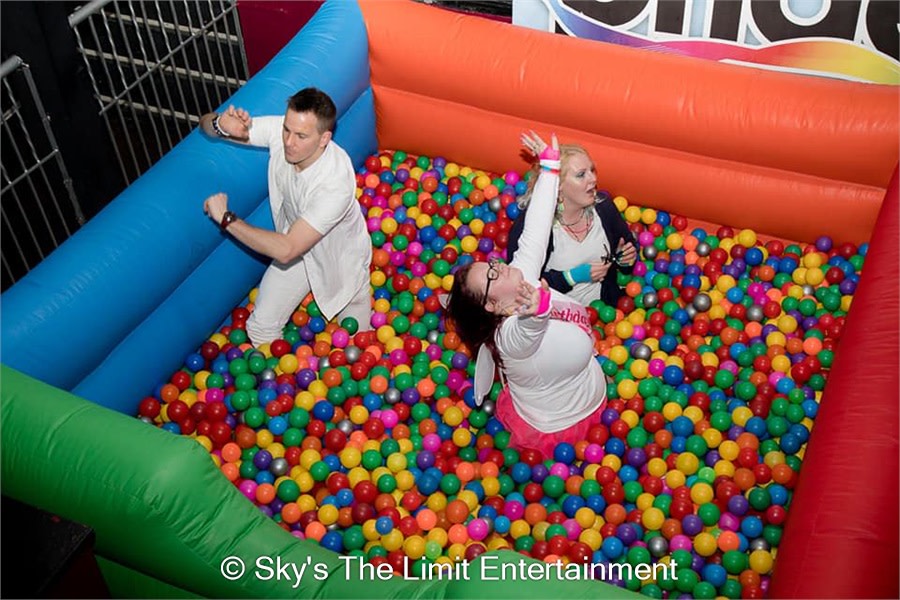 inflatable pool with balls